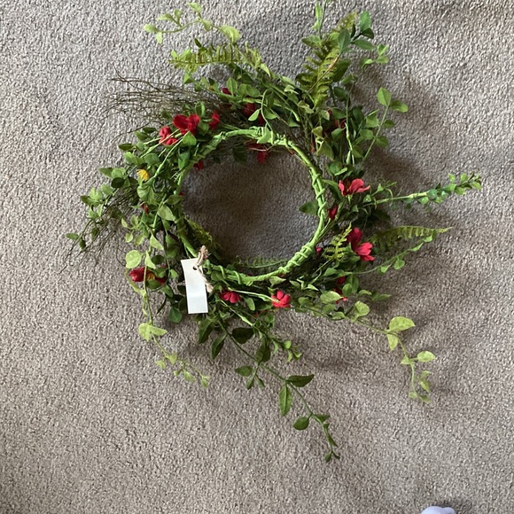 Red Wreath with Greenery - Picture 4 of 5